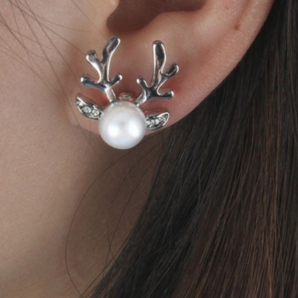 Pearl Reindeer Earrings - Picture 6 of 8